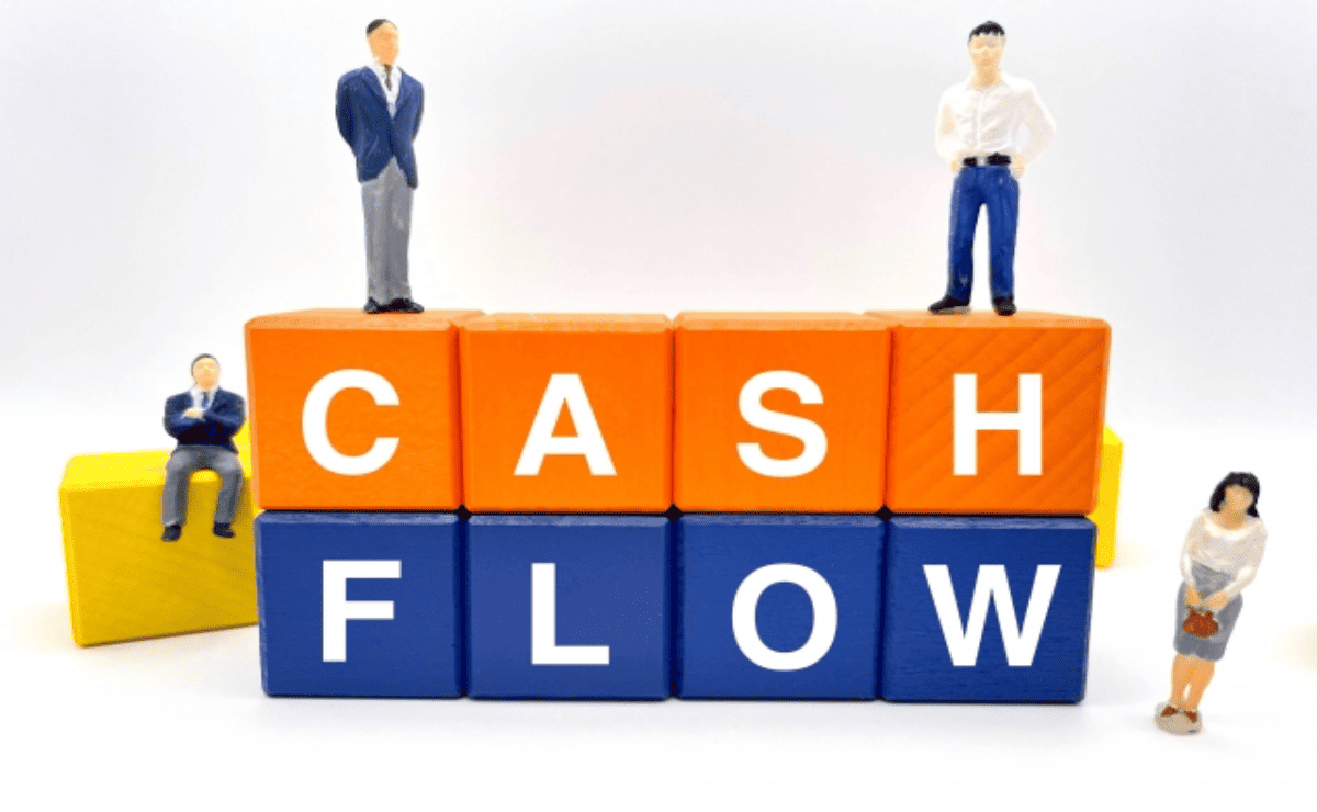 財務キャッシュフローとは？ 3つの要素と盛り込まれる項目、注意すべきケースについて解説