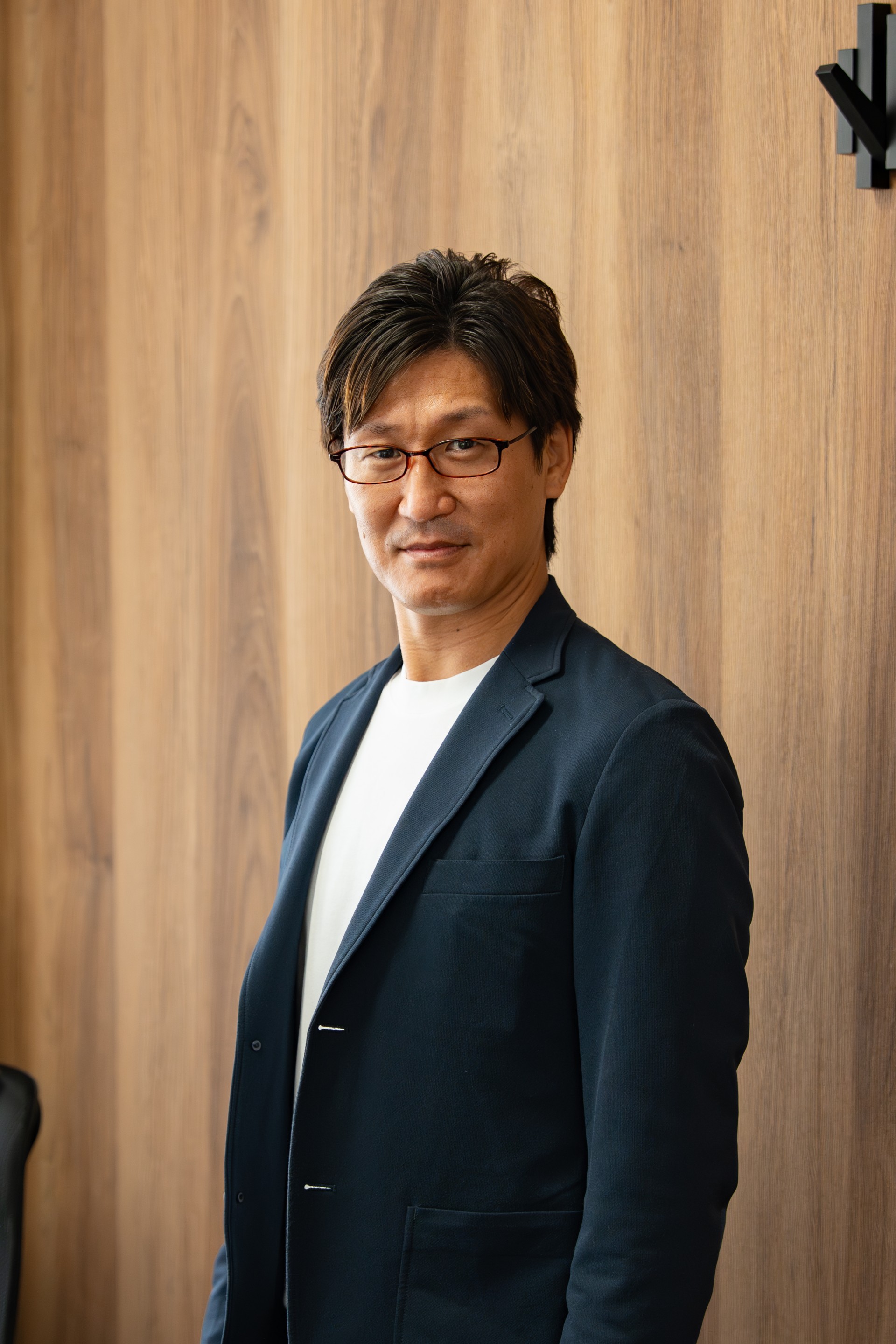 吉井靖貴　氏